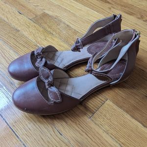 Lands End brown bow strap flats